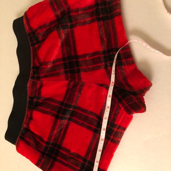 🩳 PINK Victoria's Secret Fleece Red & Black Checkered Shorts – Extra Size Small - Picture 7 of 8